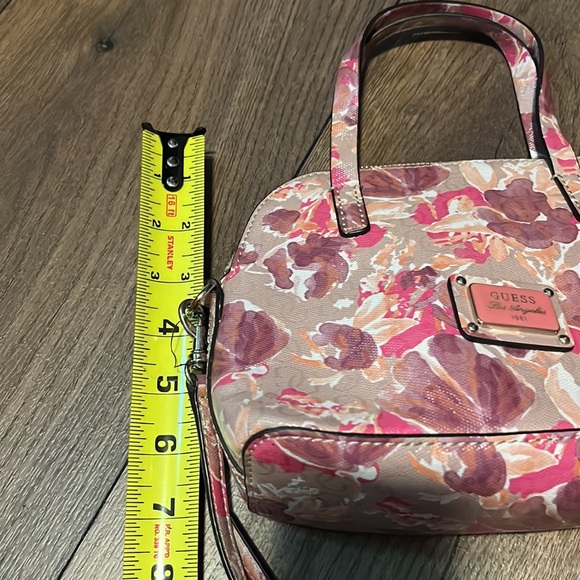 Guess crossbody purse - Picture 7 of 7